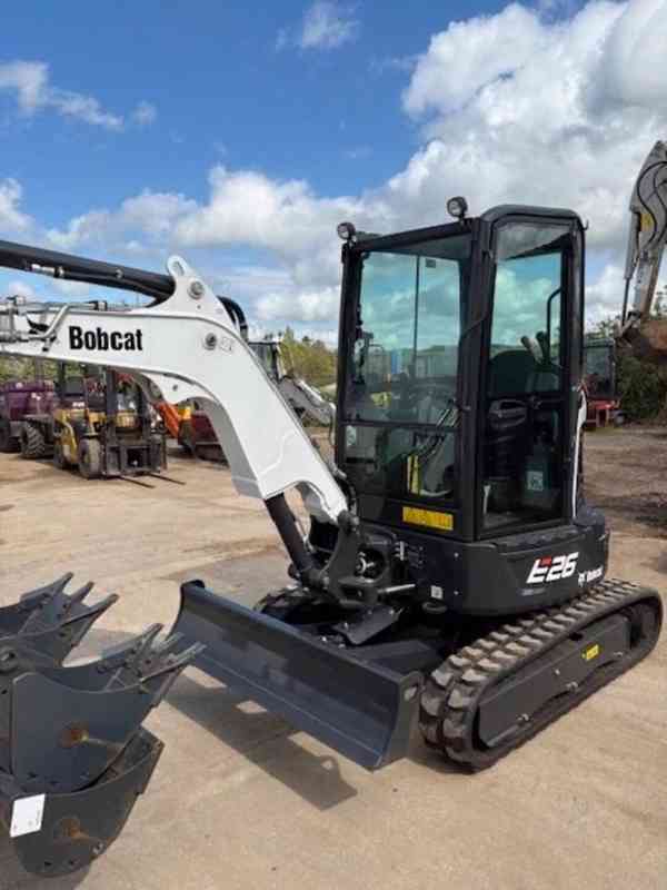 Na prodej: Minibagr Bobcat E26 (2023) Hmotnost: 2.6 tuny Pou - foto 3