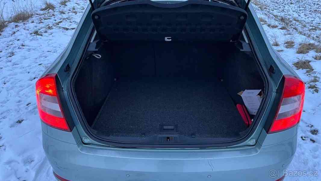 Škoda Octavia 1,6   II - foto 9