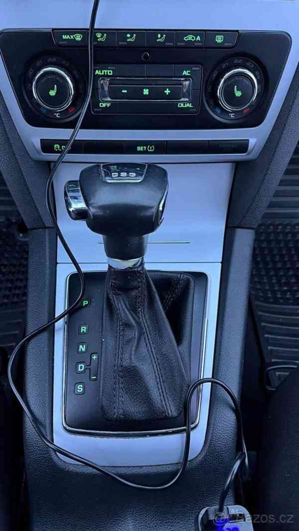 Škoda Octavia 1,6   II - foto 17