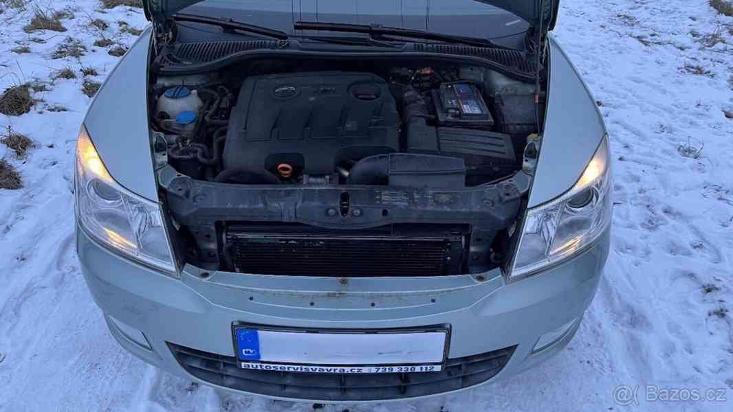 Škoda Octavia 1,6   II - foto 11
