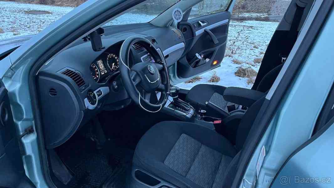 Škoda Octavia 1,6   II - foto 15