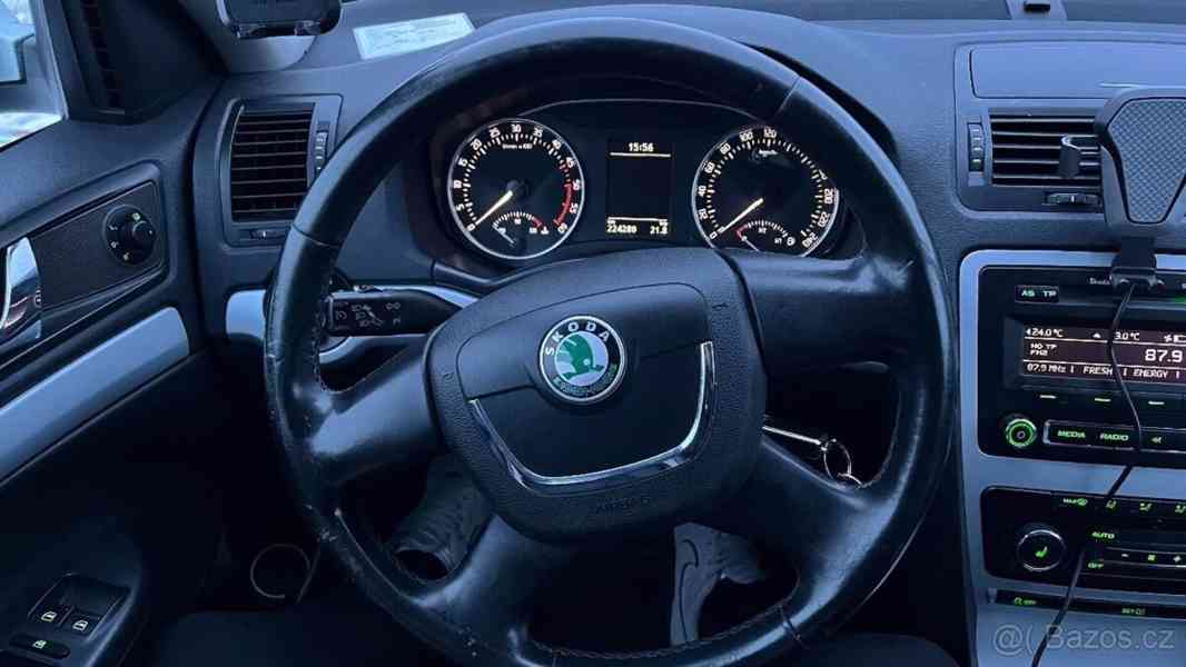 Škoda Octavia 1,6   II - foto 19