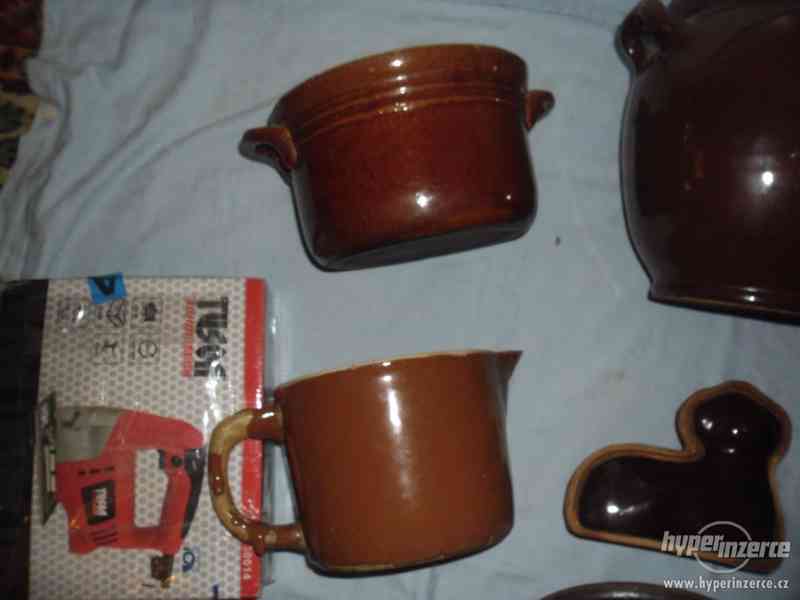 Stará keramika - láhve už nejsou - foto 2