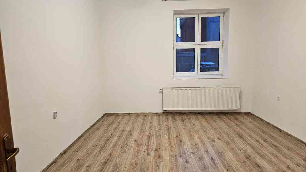 Pronájem bytu 1 + 1, 37 m2, přízemí, v centru Pardubic - foto 5