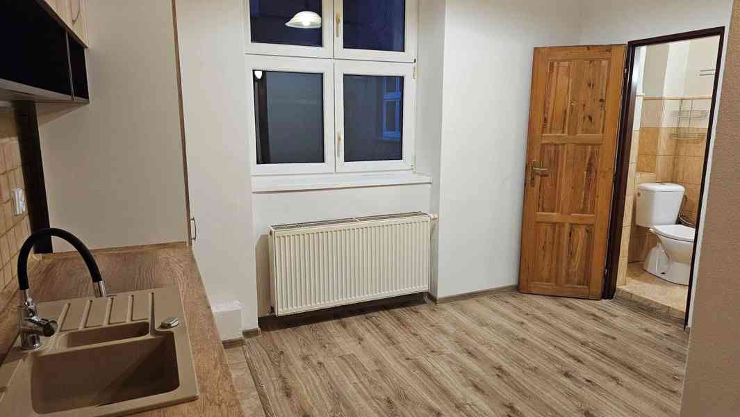 Pronájem bytu 1 + 1, 37 m2, přízemí, v centru Pardubic - foto 2