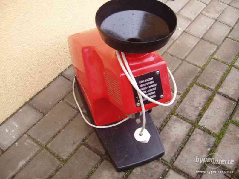 MLÝNEK NA CELOZRNNOU MOUKU/obilí/ 220 V( dalamánky,chleba... - foto 3