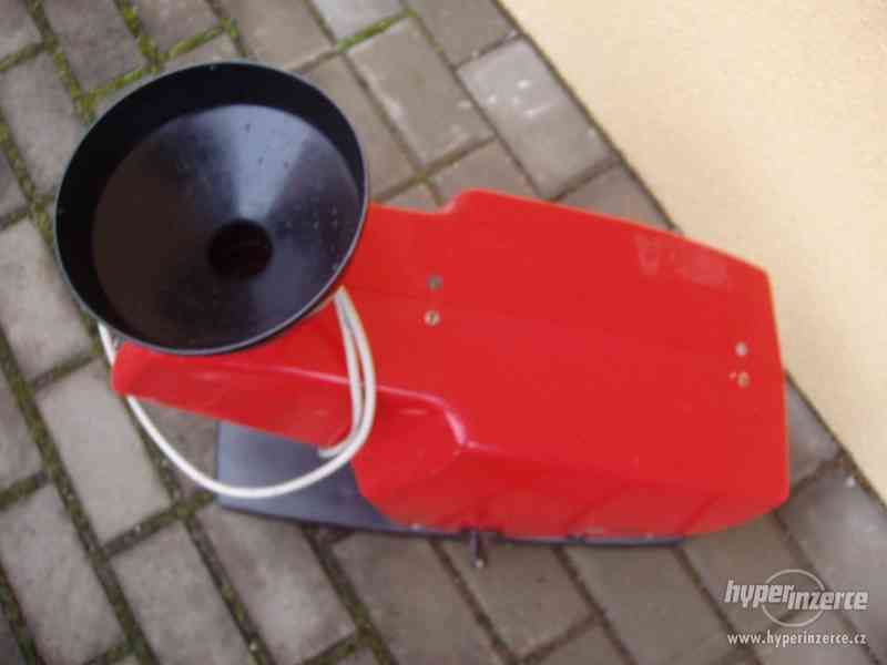 MLÝNEK NA CELOZRNNOU MOUKU/obilí/ 220 V( dalamánky,chleba... - foto 6