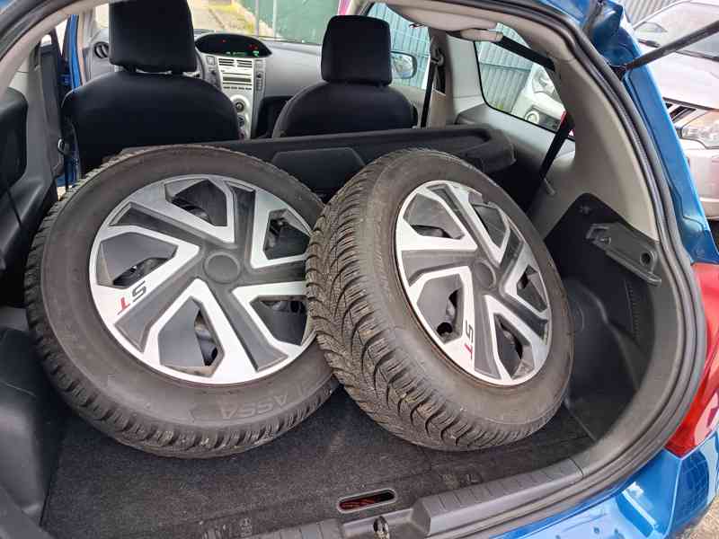 Toyota Yaris 1,3VVT-I Comfort ČR  - foto 20