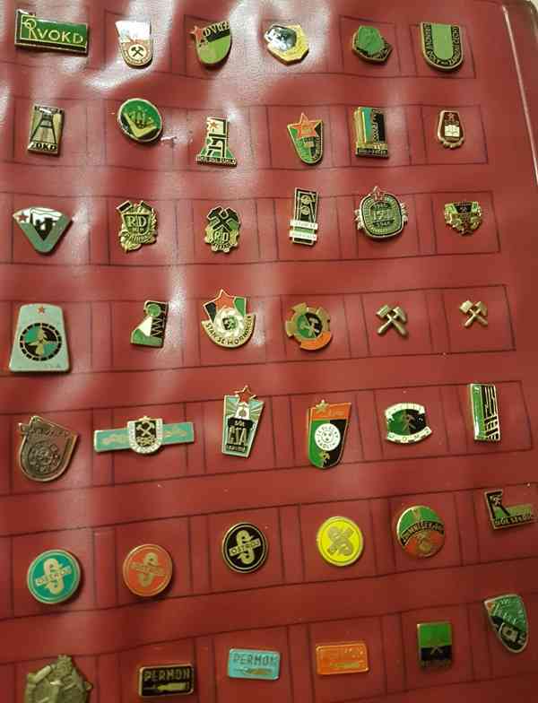 Retro sběratelské odznaky kamenouhelných dolů OKR - foto 3