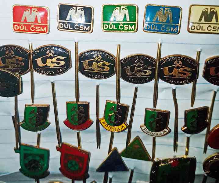 Retro sběratelské odznaky kamenouhelných dolů OKR - foto 5