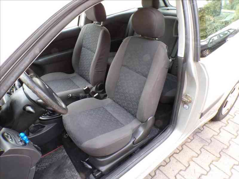 Ford Focus 1,4 16V KLIMATIZACE - foto 8