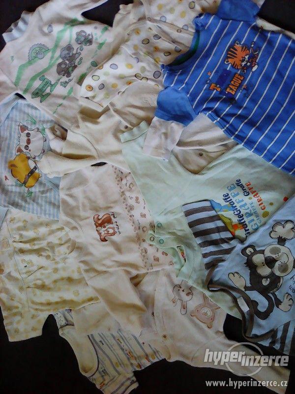 prodám kompletní kojenecké oblečení 0-3m - foto 3