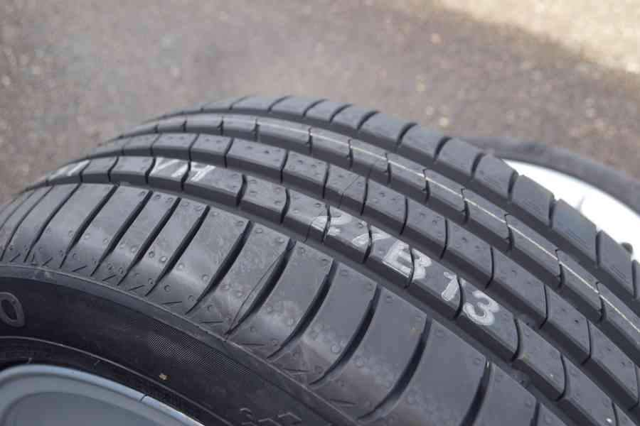 Škoda Fabia III/Rapid- NOVÝ letní Alu komplet 215/45/R16 - foto 6