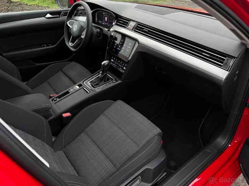 Volkswagen Passat Variant 2,0   TDI DSG 2020 rok - foto 13