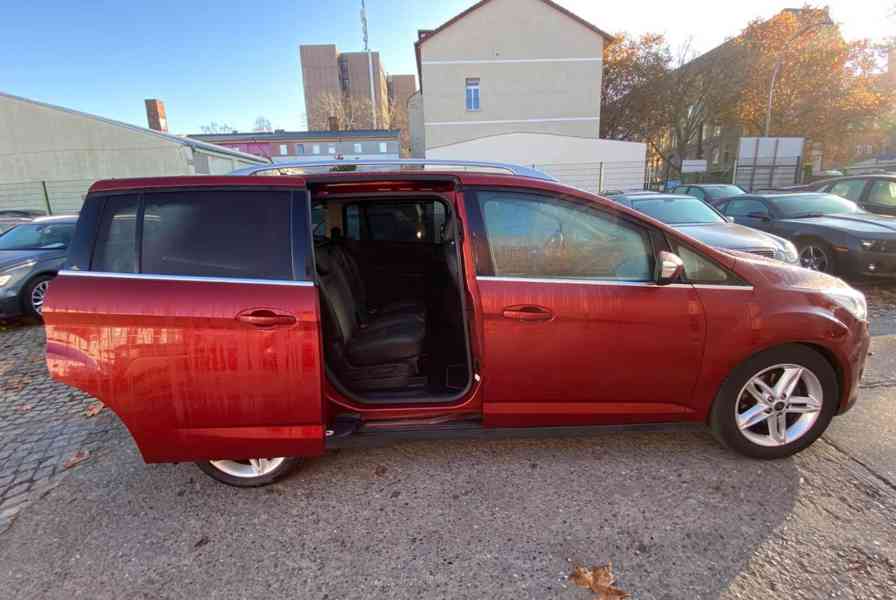 Ford Grand C-Max 2,0TDCi Titanium 110kw - foto 7