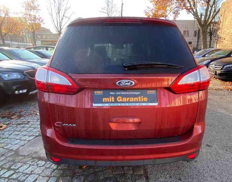Ford Grand C-Max 2,0TDCi Titanium 110kw - foto 10