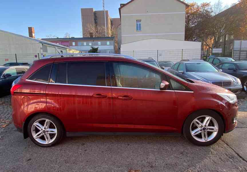 Ford Grand C-Max 2,0TDCi Titanium 110kw - foto 6