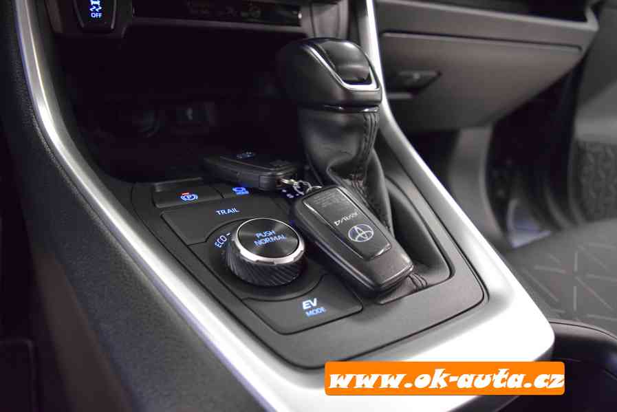 Toyota RAV4 2.5 HYBRID AWD DYNAMIC PLUS 2020-DPH  - foto 12