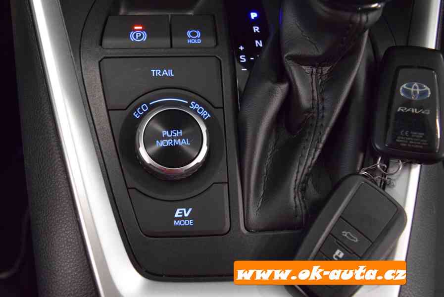Toyota RAV4 2.5 HYBRID AWD DYNAMIC PLUS 2020-DPH  - foto 15