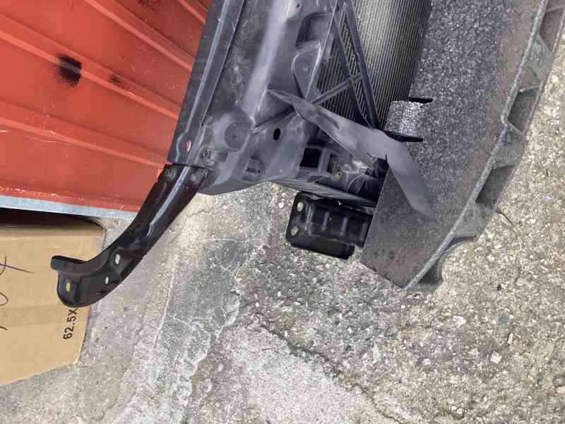 chladicova stena skoda rapid vyztuha predni celo - foto 3