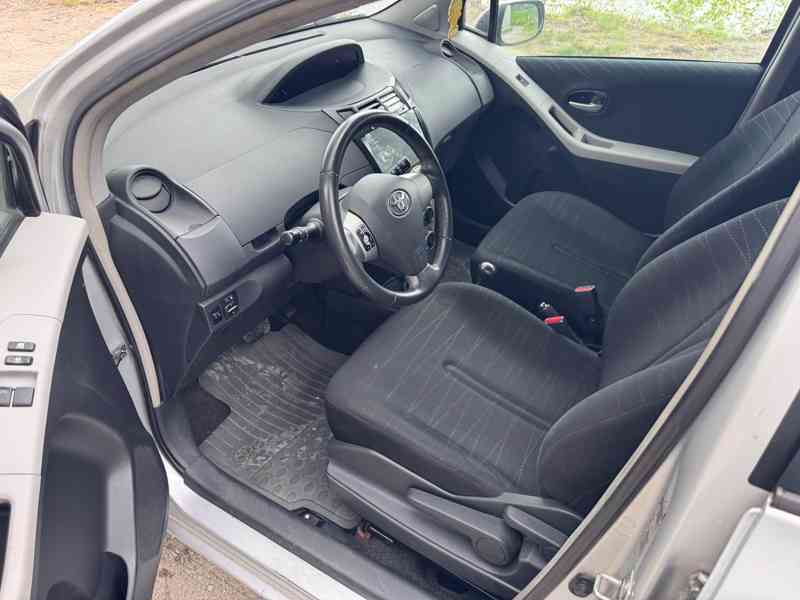 Toyota Yaris 2007 - foto 2