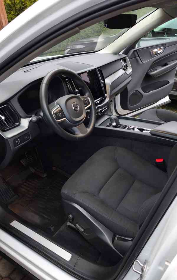 Volvo XC60 AWD, r.v. 4/2022, motor B4 mildhybrid diesel  - foto 10