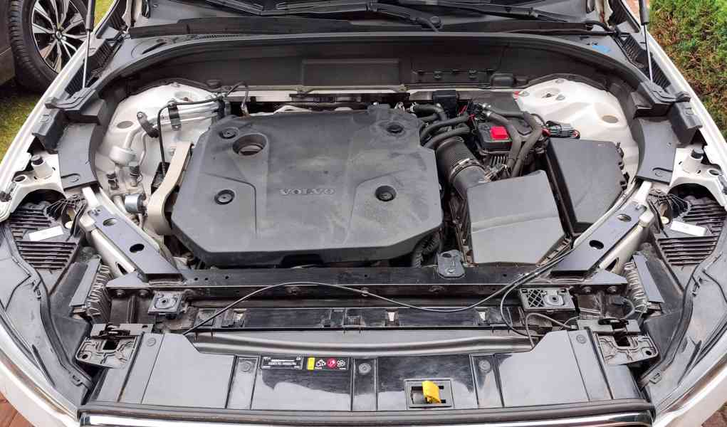 Volvo XC60 AWD, r.v. 4/2022, motor B4 mildhybrid diesel  - foto 19