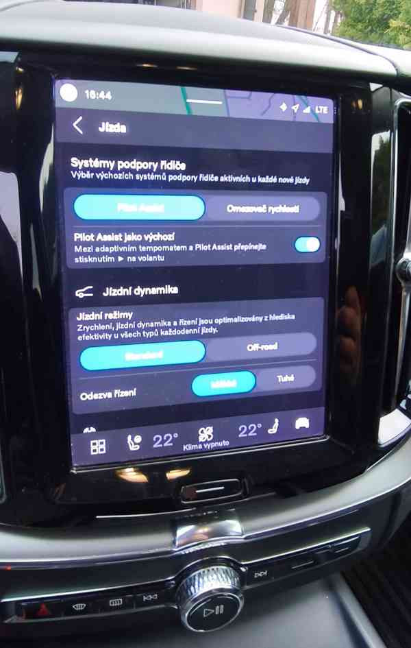 Volvo XC60 AWD, r.v. 4/2022, motor B4 mildhybrid diesel  - foto 15