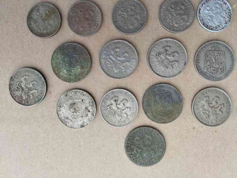 211ks mince československo ve staré plechové krabičce - foto 19