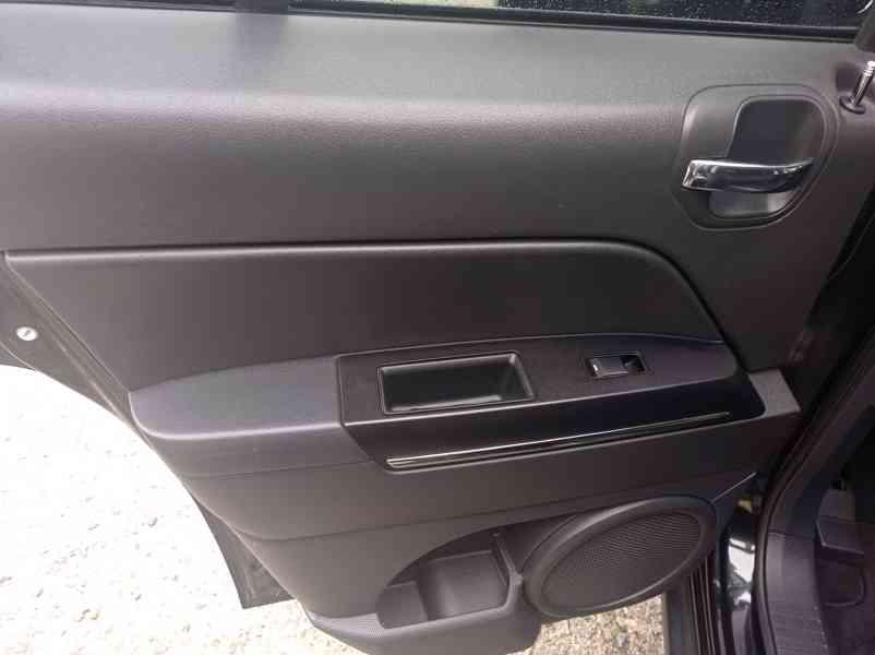 Jeep Patriot 2.2 CRD/4x4/70TisKm/1Maj - foto 13