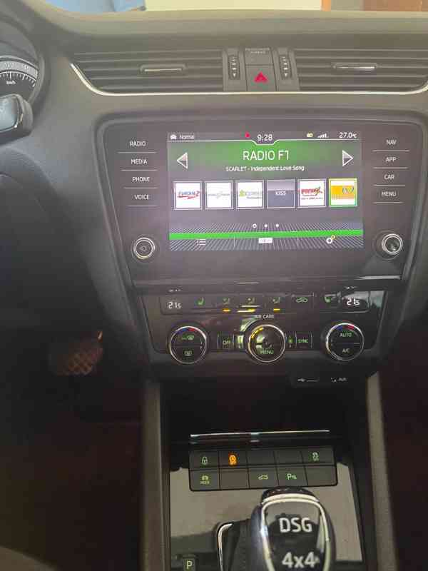 Prodám Škodu octavia lll, combi, 2.0 tdi,L&K, 4x4, r.v.2017 - foto 9