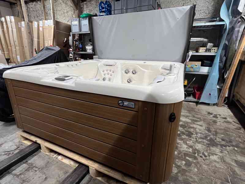 Vířivá vana Envoy HotSpring - foto 9