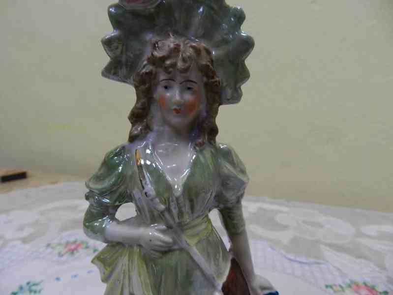Hezká velmi stará porcelánová soška Dáma Žena - foto 3