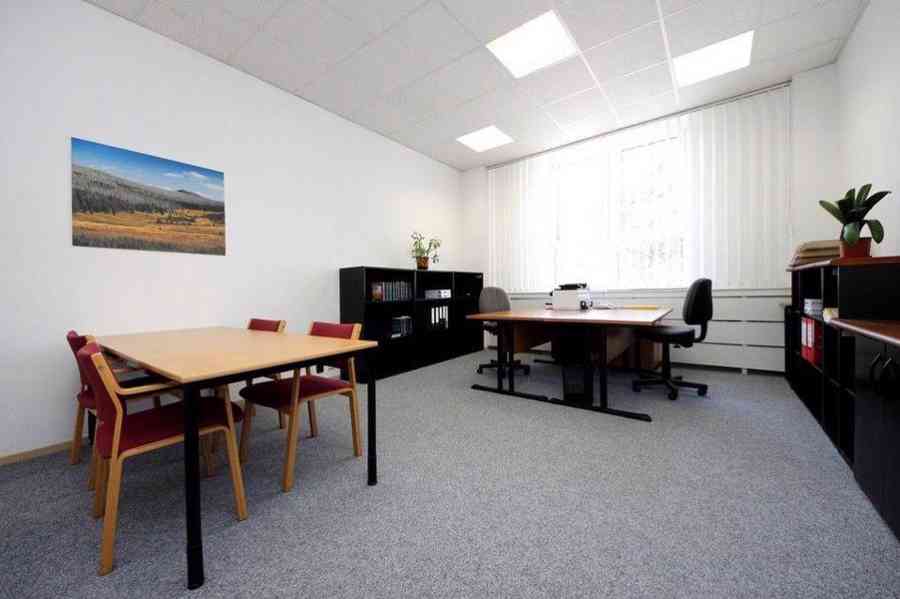 Kancelářské prostory 50 m2, administrativní budova Malešice