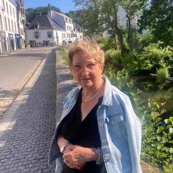 Věnuji 350 000 eur každému zájemci. Moje e-mailová adresa je - foto 2