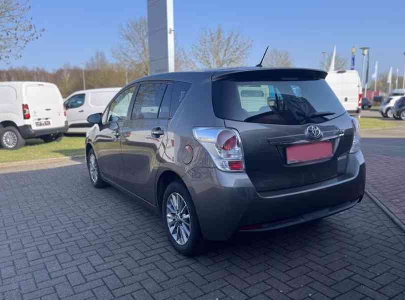 Toyota Verso 1.8i Edition-S benzín 108kw - foto 4