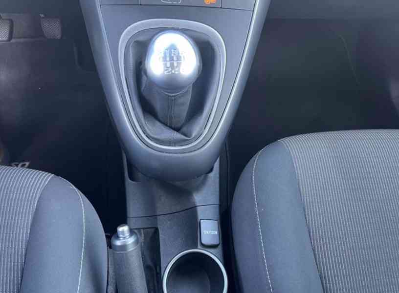 Toyota Verso 1.8i Edition-S benzín 108kw - foto 14