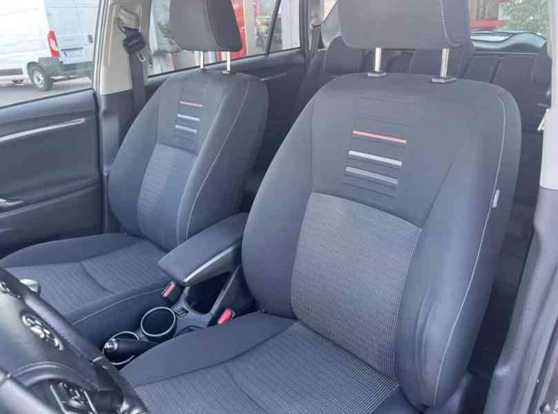 Toyota Verso 1.8i Edition-S benzín 108kw - foto 11