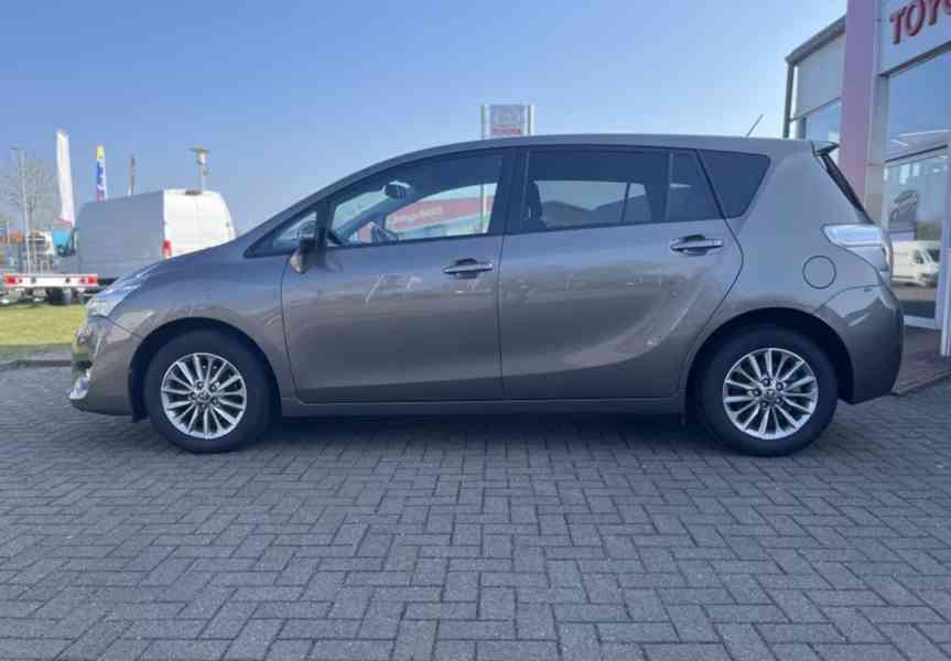 Toyota Verso 1.8i Edition-S benzín 108kw - foto 3