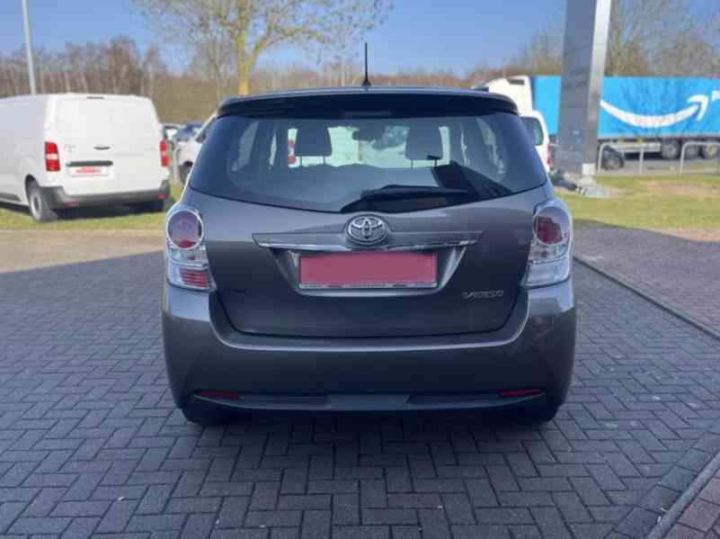 Toyota Verso 1.8i Edition-S benzín 108kw - foto 5