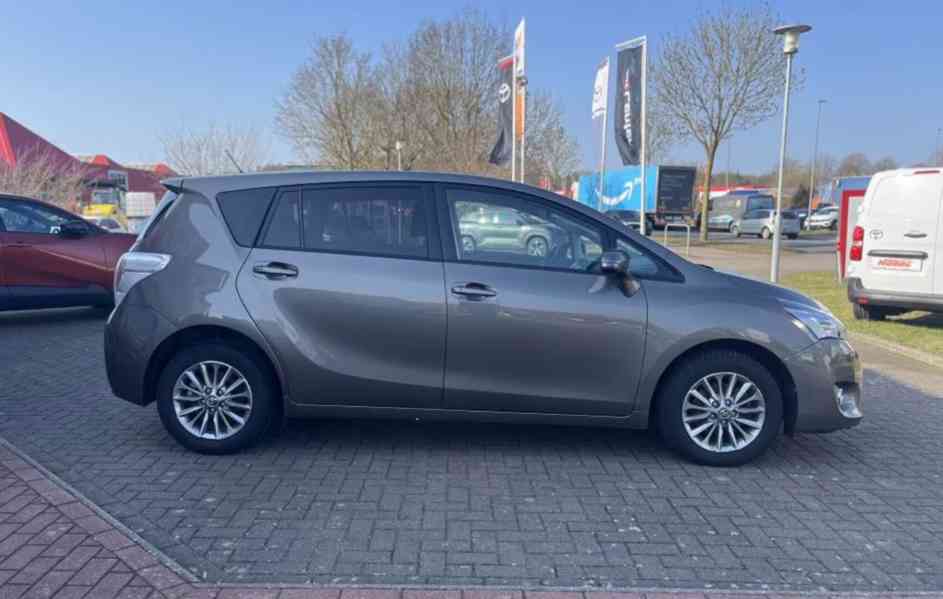 Toyota Verso 1.8i Edition-S benzín 108kw - foto 7