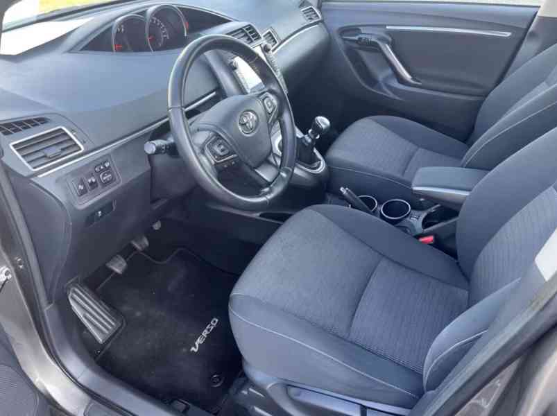 Toyota Verso 1.8i Edition-S benzín 108kw - foto 9