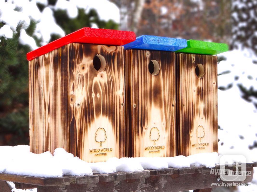 Dřevěné budky pro ptáky - barevné. - foto 1