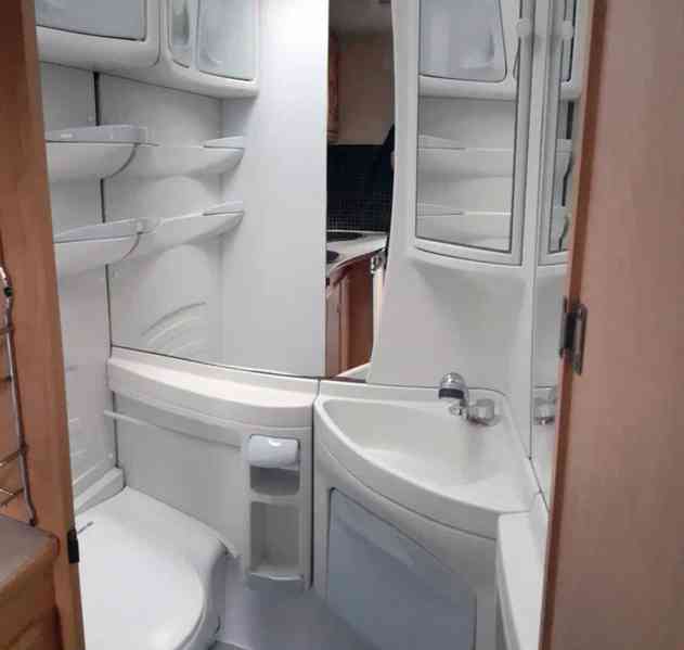 Karavan Sterckeman 420 úzký 2,06 m snadno ovladatelný - foto 8