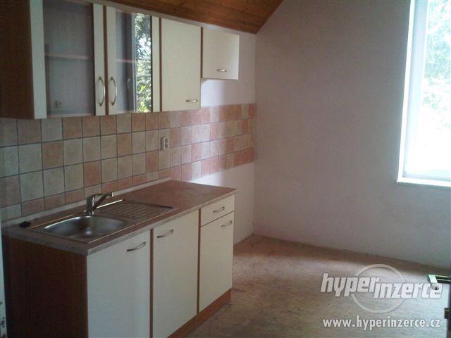 Pronájem 2+kk, 75m2,v RD, U střediska,LB1006AC - foto 2