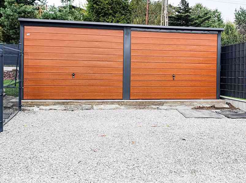 Plechová garáž 6m x 6m spád dozadu - 2x výklopná vrata TS222 - foto 4