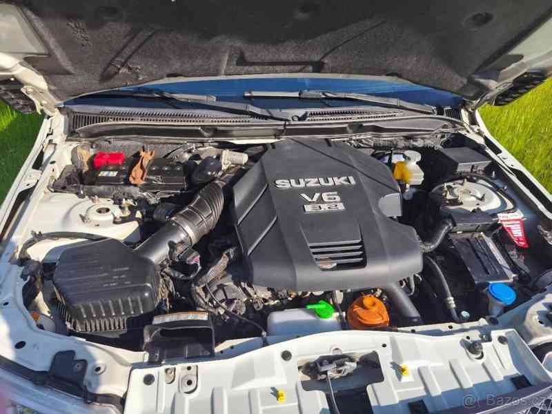 Suzuki Grand Vitara 3,2 V6 - foto 13
