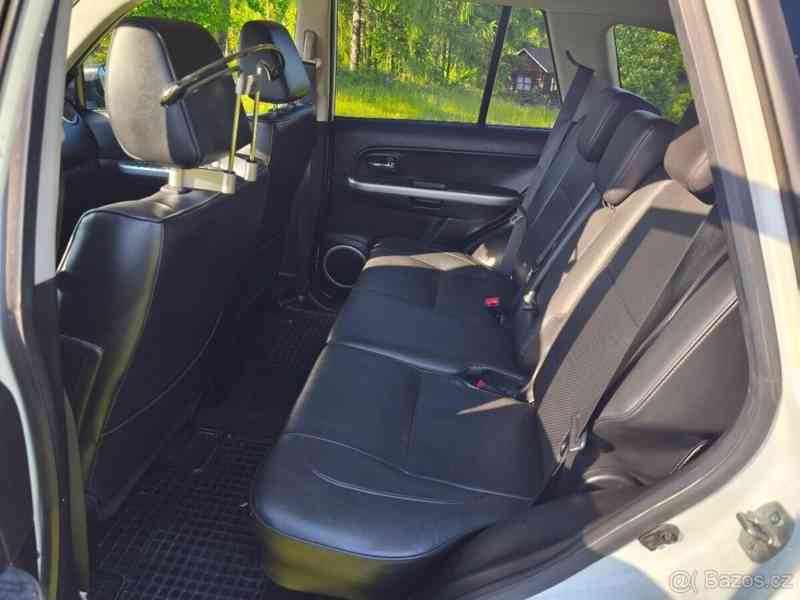 Suzuki Grand Vitara 3,2 V6 - foto 20