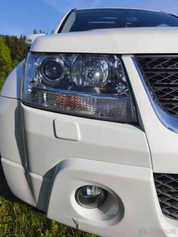 Suzuki Grand Vitara 3,2 V6 - foto 12