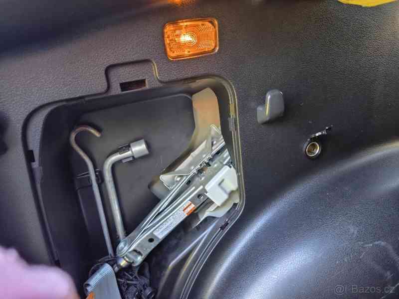 Suzuki Grand Vitara 3,2 V6 - foto 3